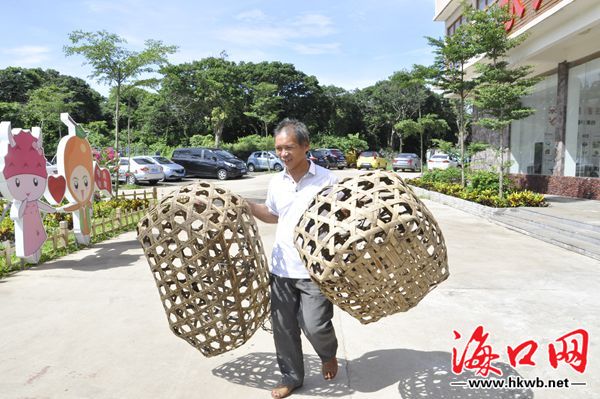 海口永兴电商招募“村小二”让贫困户家中当起小老板