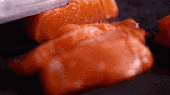 我们日常吃的三文鱼有寄生虫吗,所有的三文鱼都有寄生虫吗