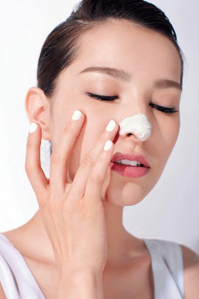 “瓷肌”美人宋慧乔都去结婚了你却还在和毛孔做斗争