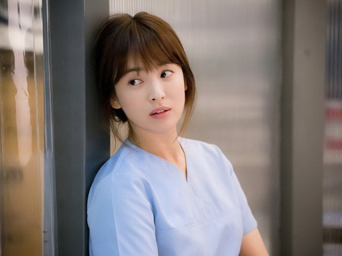 “瓷肌”美人宋慧乔都去结婚了你却还在和毛孔做斗争