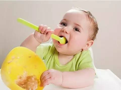 宝宝餐具适合选择什么材质的,适合宝宝的餐具有哪些