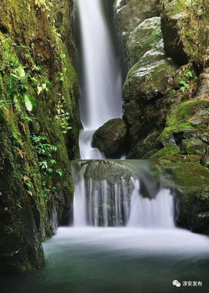 淳安中洲有一条“红色”的溪流，承包了小镇美景