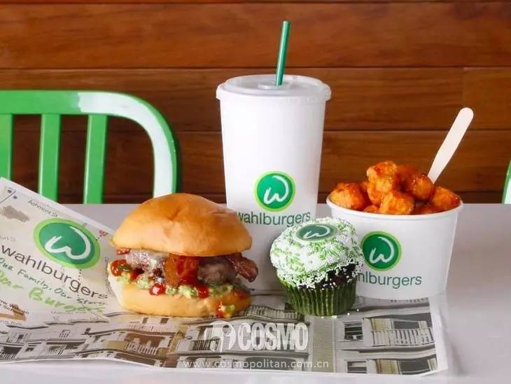 OMG｜太子妃张天爱转行卖卤煮，这还不是最夸张的明星餐厅