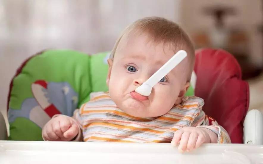 宝宝餐具适合选择什么材质的,适合宝宝的餐具有哪些