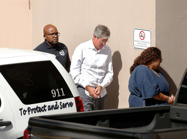 闲话体育经纪人：贵圈真乱｜懒熊涨姿势