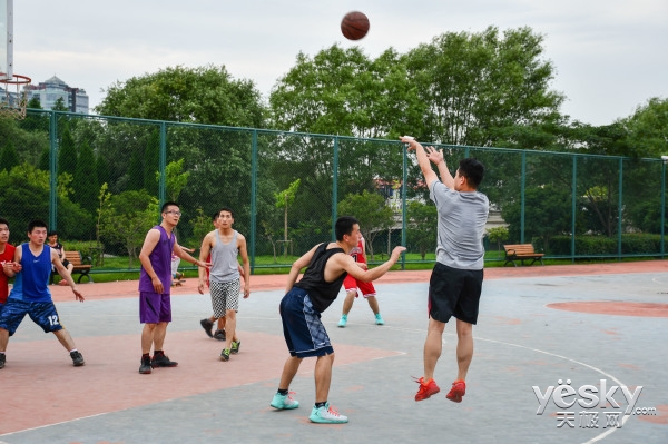 尼康d7500比d7100画质提升多少,尼康d7500和佳能90d哪个值得入手