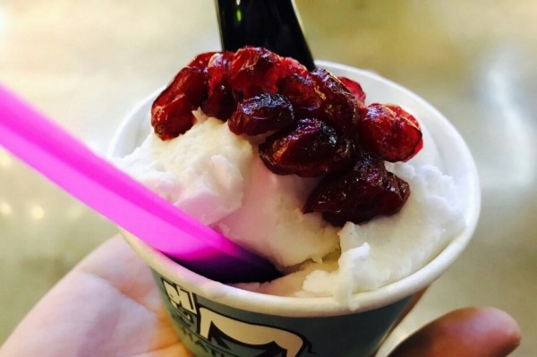 天气这么热还不来个清爽的冰淇淋,这么热的天唯有冰淇淋不可辜负