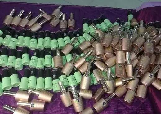 喜欢戴美瞳的人注意了!贵阳这家化妆品店有问题!快告诉身边的人