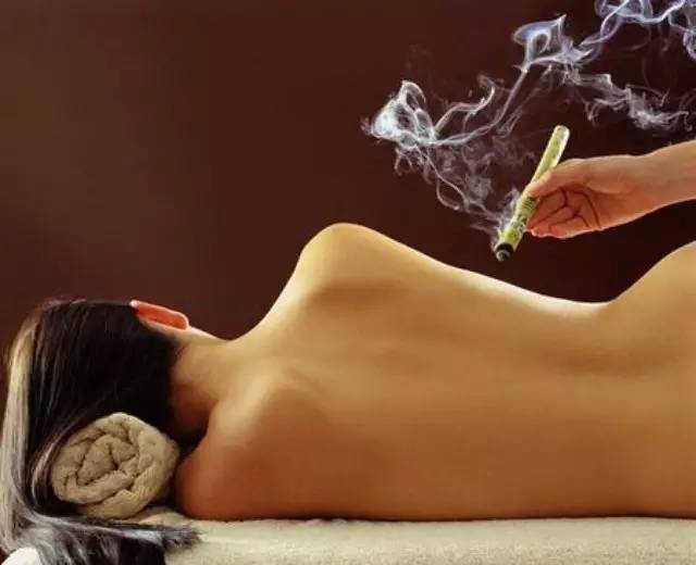 艾灸天突的好处与功效,中医艾灸阴天能不能灸