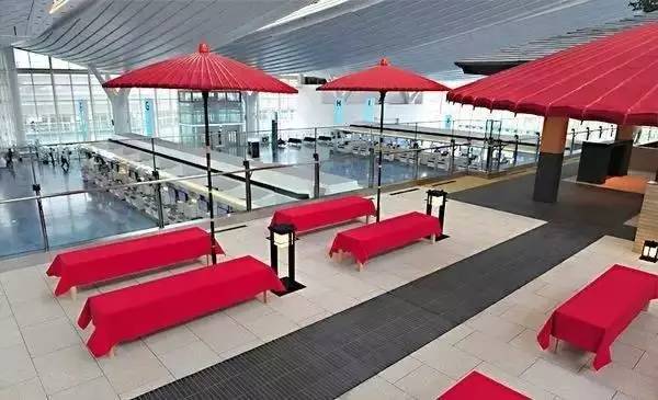 她是一位中国大妈,却带领着700个日本人,扫出了全球最干净机场「精益学堂」2017-7-14第895期