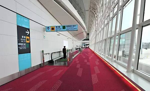 她是一位中国大妈,却带领着700个日本人,扫出了全球最干净机场「精益学堂」2017-7-14第895期