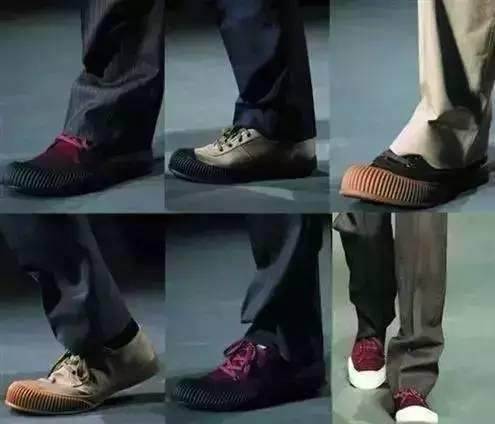 找乐子|赶紧翻出家里压箱底的塑料拖鞋和洗澡篮子,它们要带你走上时尚巅峰!