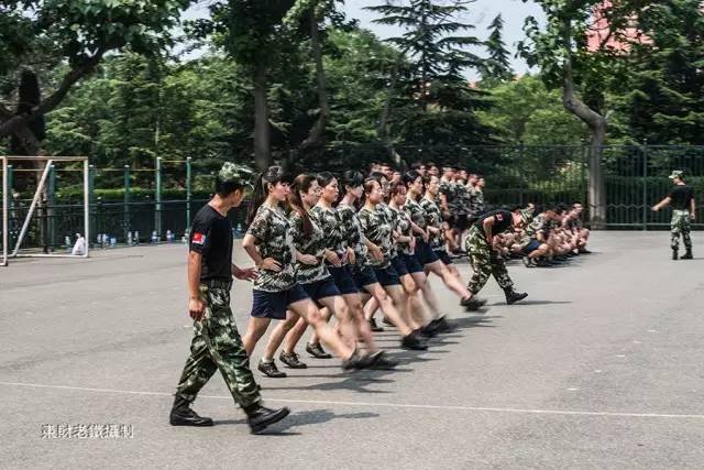 校园又闻军训声：大连银行新员工军训花絮