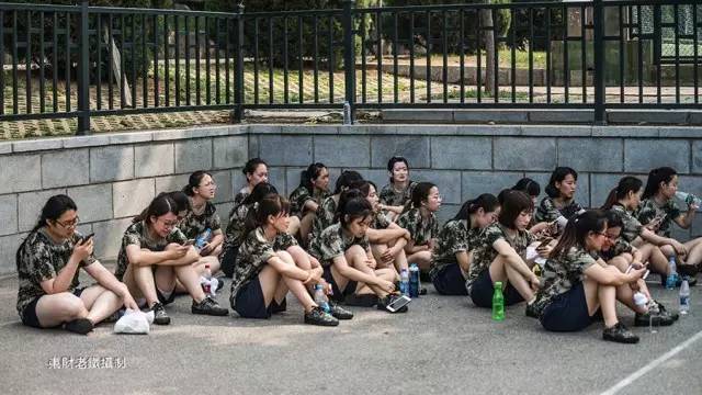 校园又闻军训声：大连银行新员工军训花絮