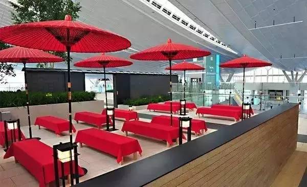 她是一位中国大妈,却带领着700个日本人,扫出了全球最干净机场「精益学堂」2017-7-14第895期