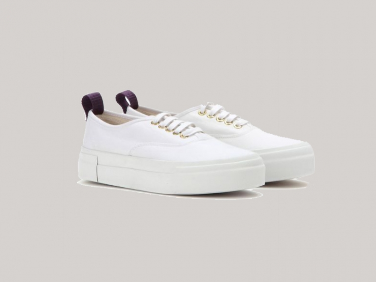 开春败物该买啥？陈妍希、刘诗诗、李小冉独家爆料自己的第一件早春单品！