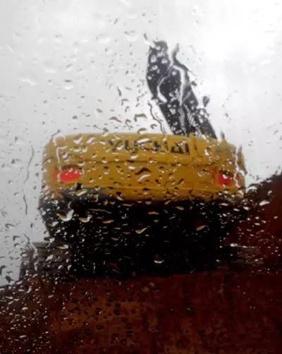 维修机械师傅的心酸,机械设备维修是非常辛苦的工作