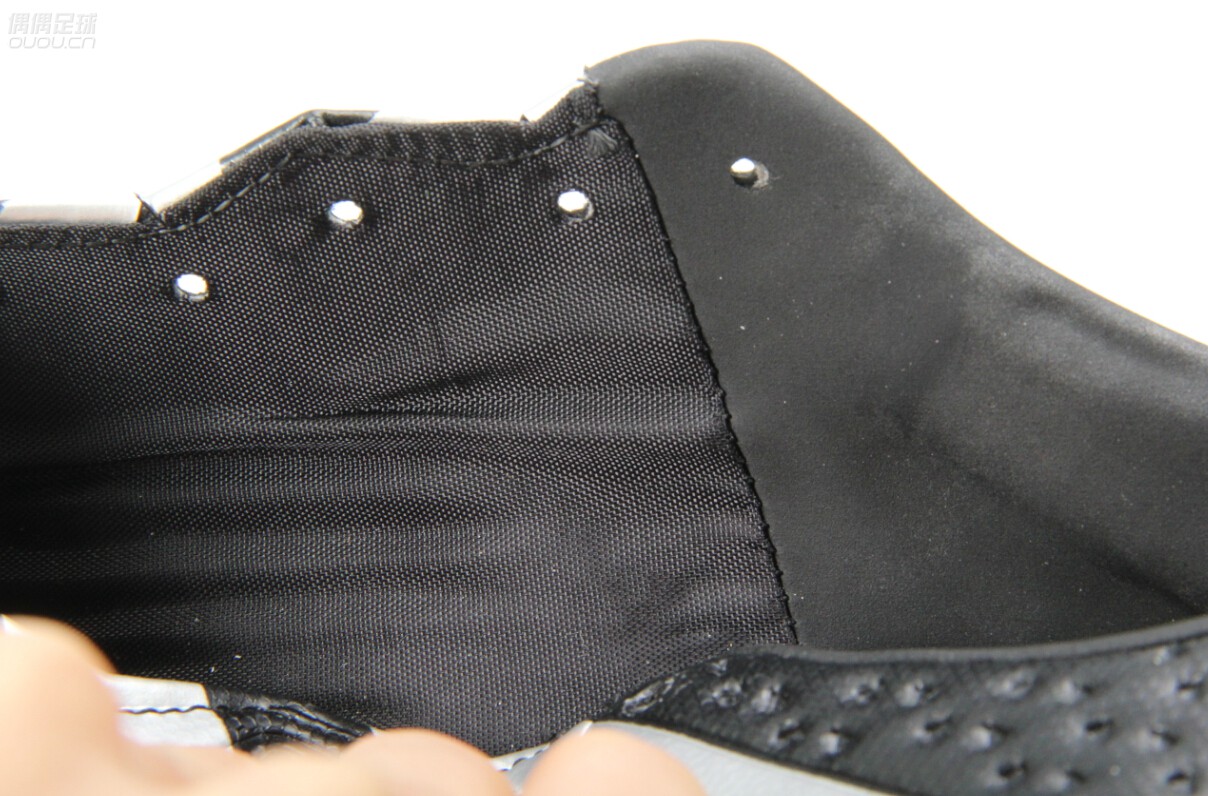 性价比之选-阿迪达斯ACE16.3AGamp;16.4TF横向对比