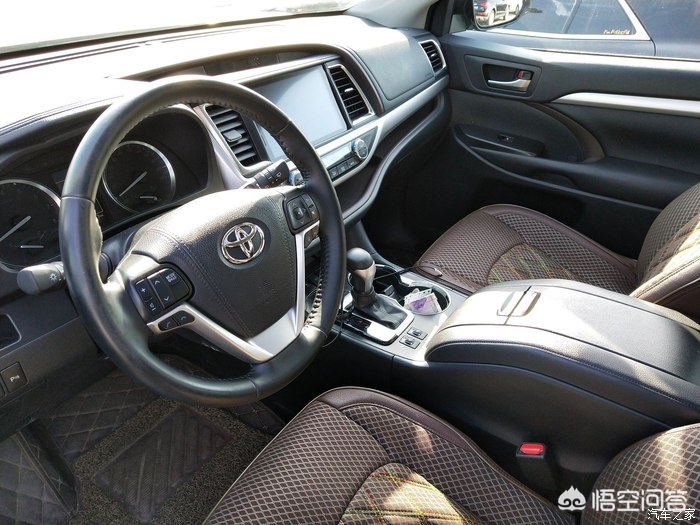 汉兰达2.5混动车型养车费用,丰田汉兰达2.7一公里多少钱