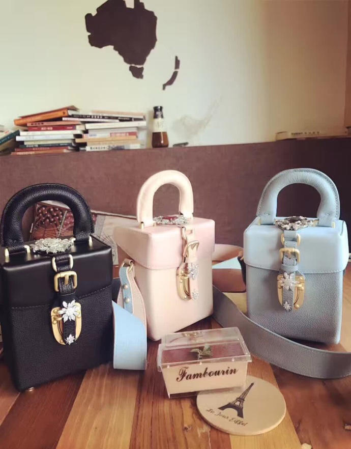 谁劝我都不好使，今夏就爱相机包！