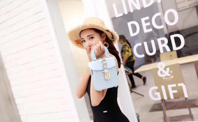 谁劝我都不好使，今夏就爱相机包！