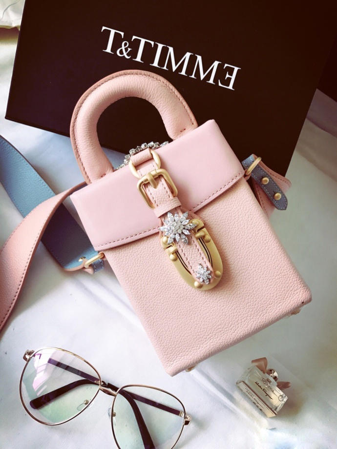 谁劝我都不好使，今夏就爱相机包！