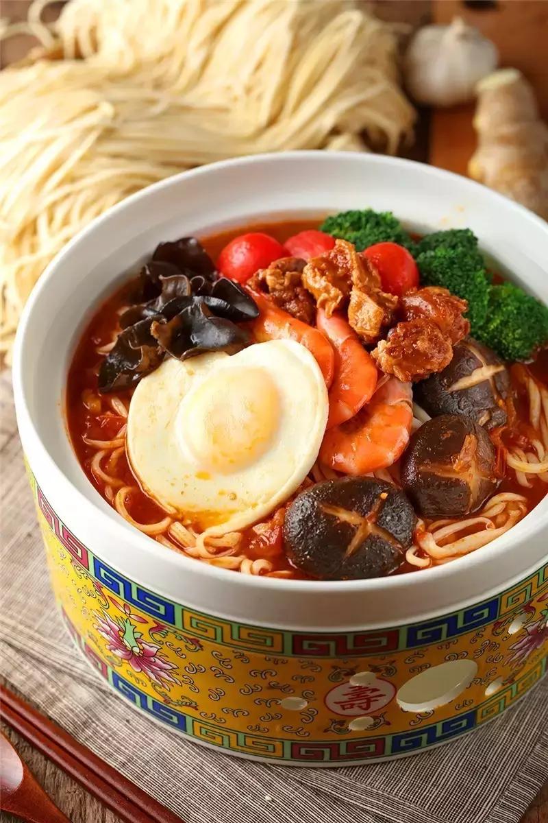 蒙眼用剪刀做面,服了!这么牛X的店居然系佛山的10年老字号!东家好吃才是硬道理!