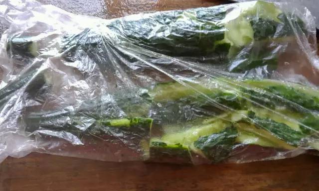 黄瓜直接敷脸有什么危害,黄瓜当面膜贴是不是真的能美白