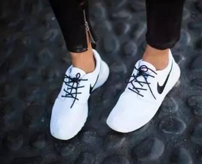 教你正确清洗小白鞋的方法,耐克皮质小白鞋怎么清洗