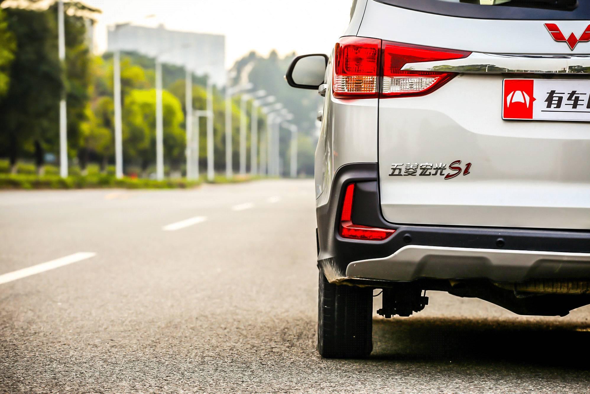 现在的五菱宏光s还值得买吗,神车五菱宏光秋名山搞笑视频