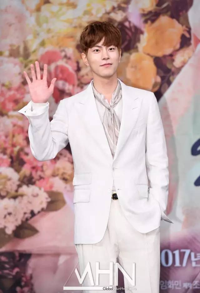 一周爱豆穿衣榜｜款爷DIY服装SWAG满分卡皇时髦翻天允儿小公主