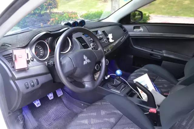 三菱翼神10款1.8自动带天窗多少钱,一万多三菱翼神自动挡