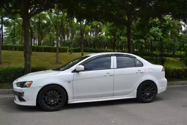 三菱翼神10款1.8自动带天窗多少钱,一万多三菱翼神自动挡