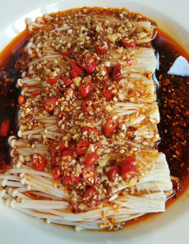 麻辣拌金针菇的10道做法,凉拌爽口金针菇教程