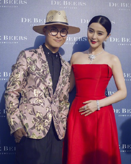 范冰冰的腿是罗圈腿吗,范冰冰的真实腿型