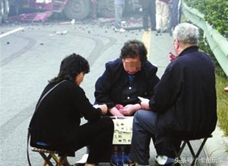 高速遇堵车七个细节决定你的安全,在高速堵车时想去厕所怎么办