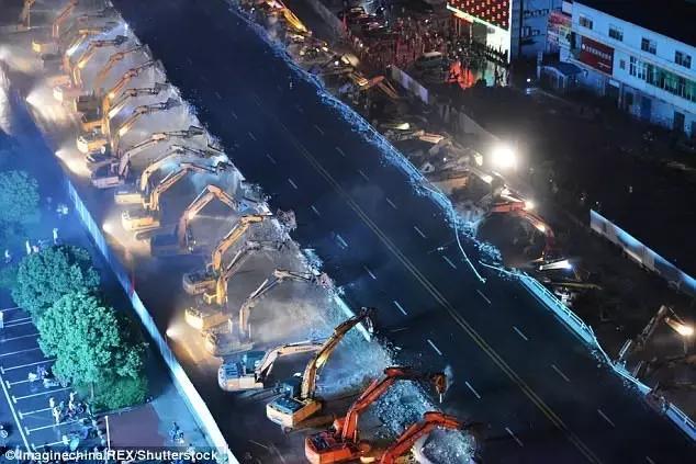 蓝翔山东挖掘机,外国人眼中的蓝翔挖掘机