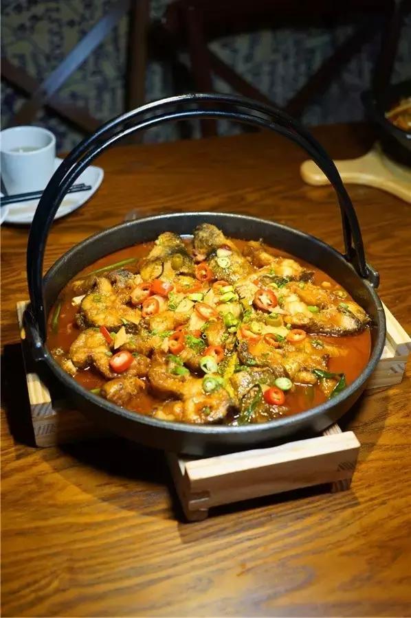 蒙眼用剪刀做面,服了!这么牛X的店居然系佛山的10年老字号!东家好吃才是硬道理!