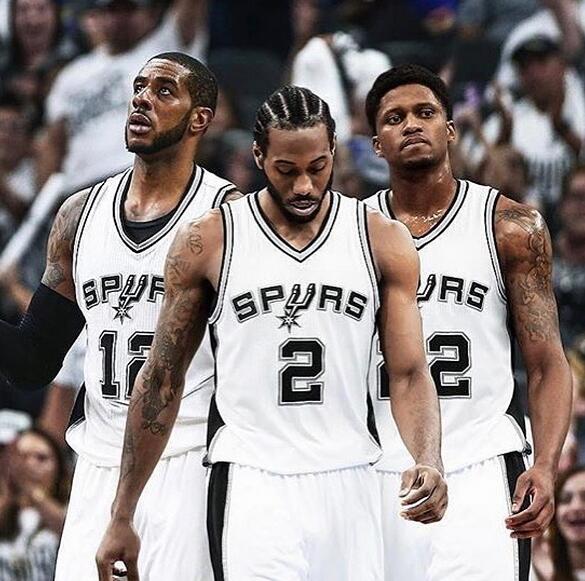 盖伊晒马刺新“三巨头”照片，三人球衣是2号、12号、22号！