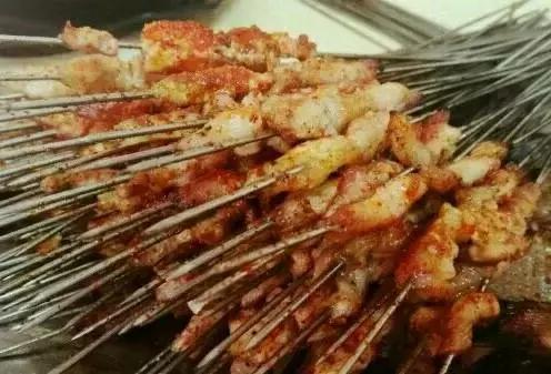 青岛美食探店台东撸小串,青岛撸串哪家好吃