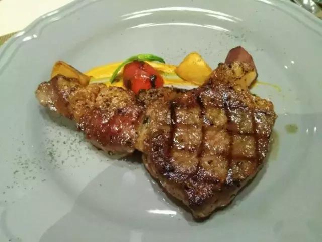 一个老外说要在1年内吃遍中国，结果5年了，还在新乡