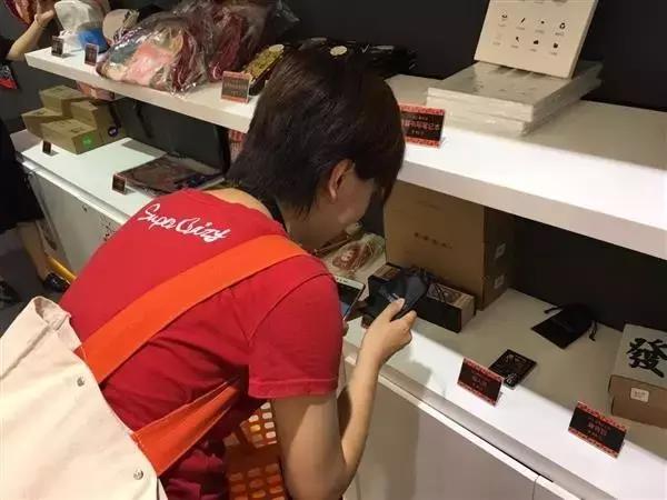 火星可乐气泡葡萄鸡尾酒,带火星的鸡尾酒