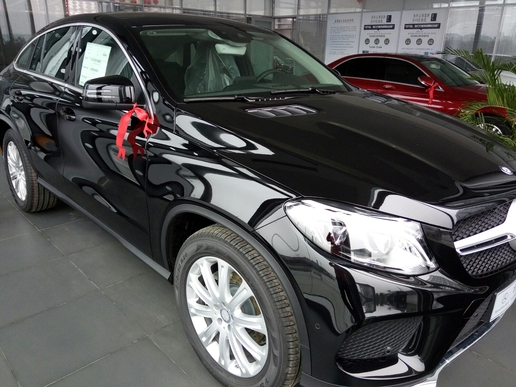 史上最草率的购车经历！奔驰GLE320coupe提车实录，看完你就知道有多草率了！