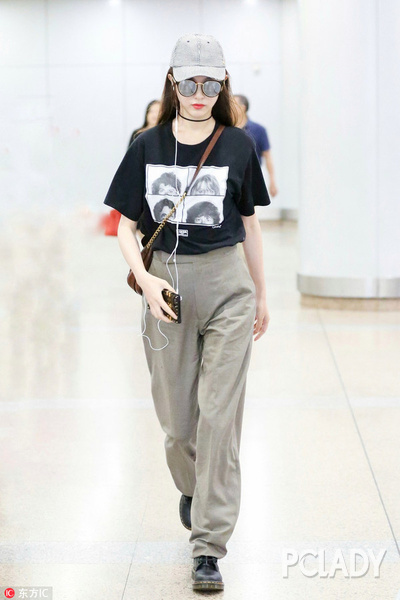 不只白T需要呵护，帅气黑T也需要这些小妙招来护理，否则它就变红了！