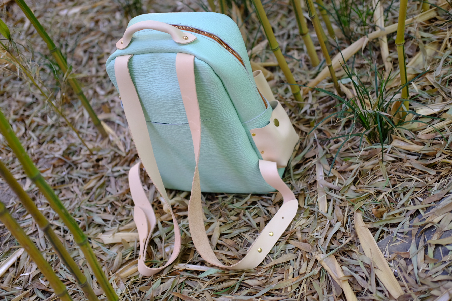 夏天又撞包了吧？来看看如何亲手制作一款双肩包