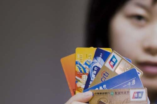 银行卡申请免年费怎么申请,银行储蓄卡年费2022年取消了吗