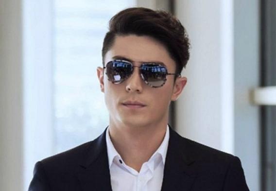 男生头发怎么吹蓬松背头,男生头发怎么吹蓬松只用吹风机