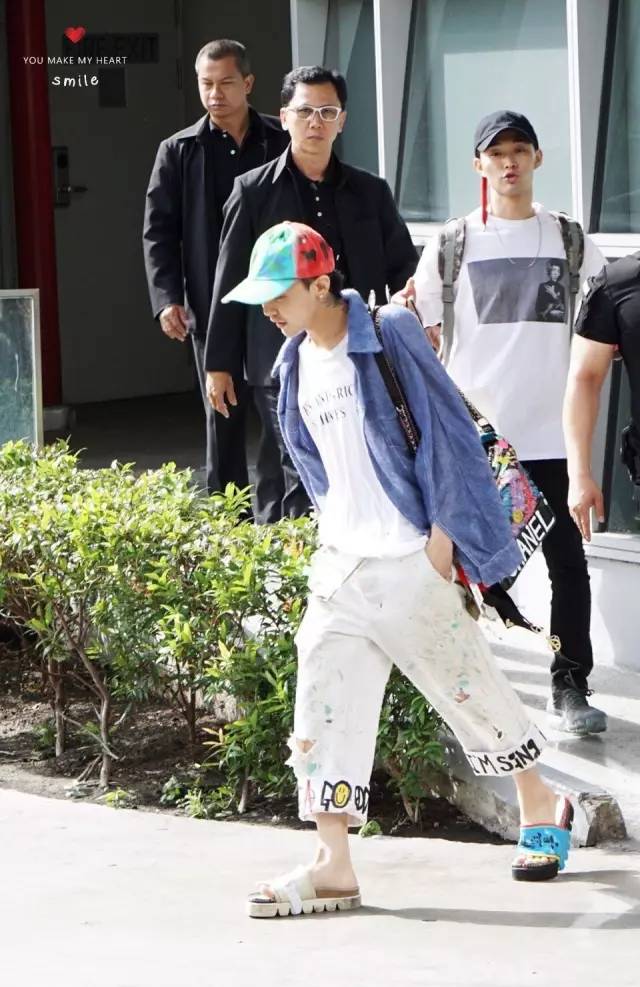 一周爱豆穿衣榜｜款爷DIY服装SWAG满分卡皇时髦翻天允儿小公主