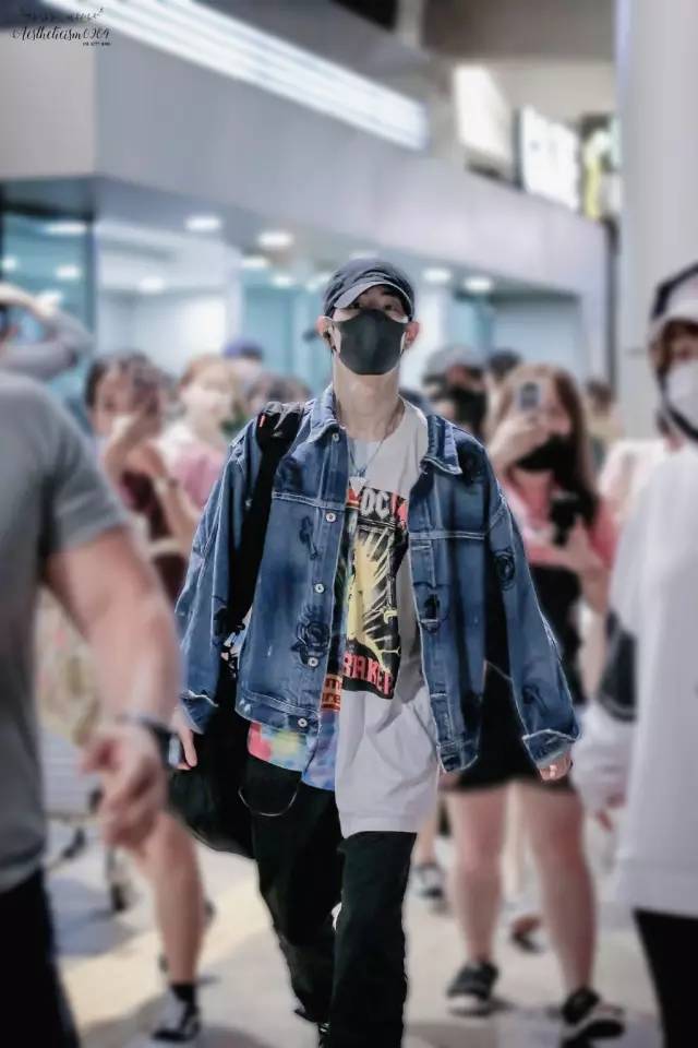 一周爱豆穿衣榜｜款爷DIY服装SWAG满分卡皇时髦翻天允儿小公主