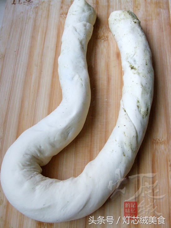 甘肃蒸花卷苦豆子,西北苦豆子烤花卷